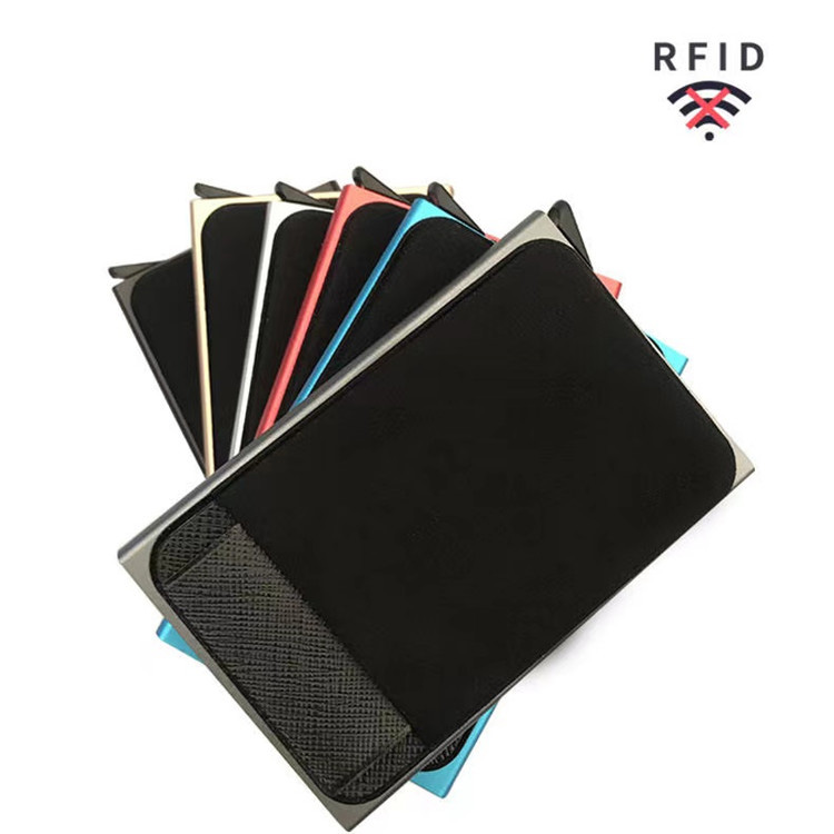 Automatinė iššokanti RFID aliuminio piniginė su elastingu užpakaliniu maišeliu